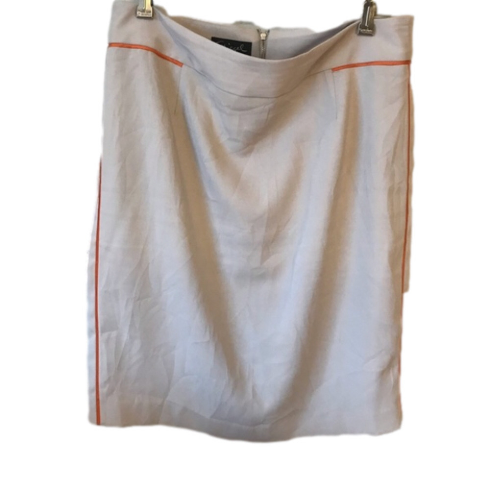 women’s Speigel skirt, beige with orange piping. Size 14.